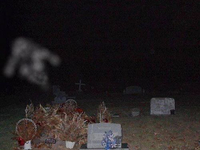 Привидение на кладбище