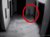 Призрак выходящий из лифта