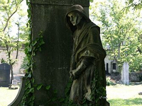 Жуткая кладбищенская скульптура (24)