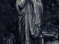 Жуткая кладбищенская скульптура (49)