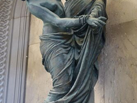 Жуткая кладбищенская скульптура (42)