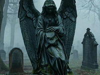 Жуткая кладбищенская скульптура (5)