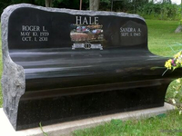 Необычный могильный памятник (150)