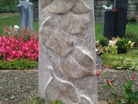 Необычный могильный памятник (180)