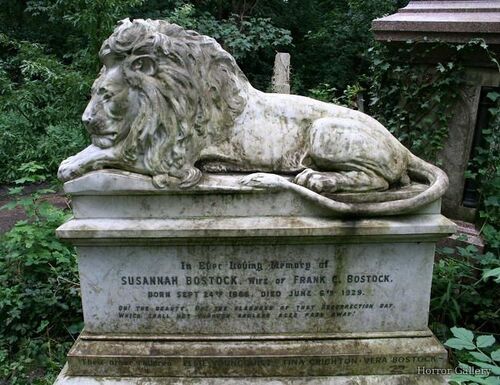 Необычный могильный памятник (250)