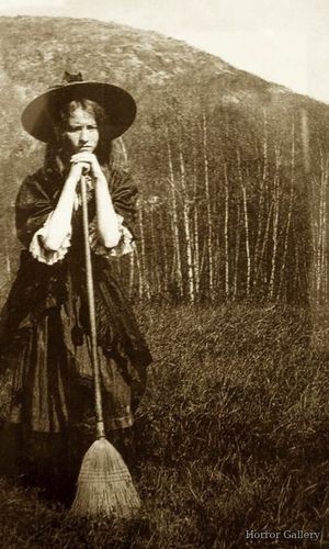 Девушка-ведьма 19 века