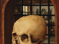 Человеческий череп в окне с решеткой
