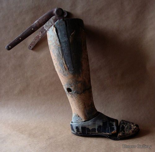 Античный протез ноги