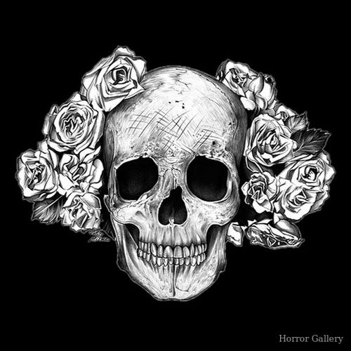 Белый череп в розах