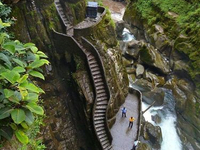 Водопад Котел дьявола. Эквадор