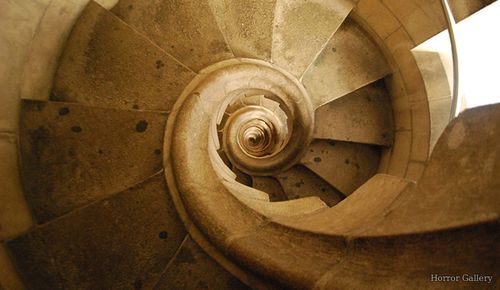 Винтовая лестница собора Саграда Фамилия