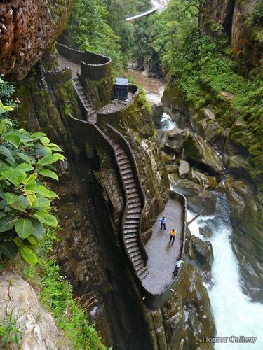 Водопад Котел дьявола. Эквадор