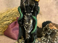 Богиня Геката (свеча)