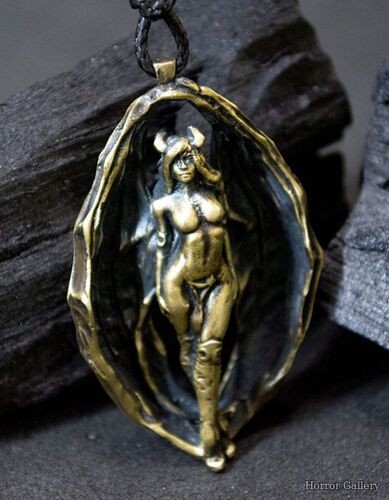 Суккуб (подвеска)