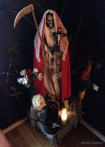 Богиня Санта Муэрте (алтарь)